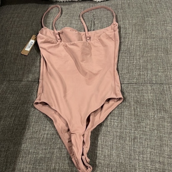 Skims Fit Everybody Cami Bodysuit - Picture 2 of 7